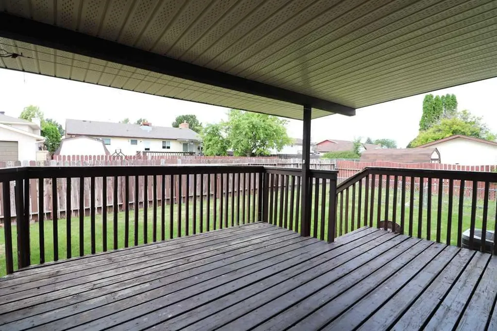 89 East Glen Drive SE Medicine Hat AB T1B 2Z7