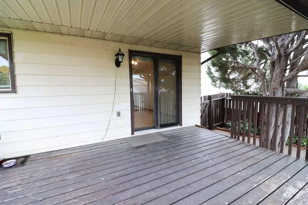 89 East Glen Drive SE Medicine Hat AB T1B 2Z7