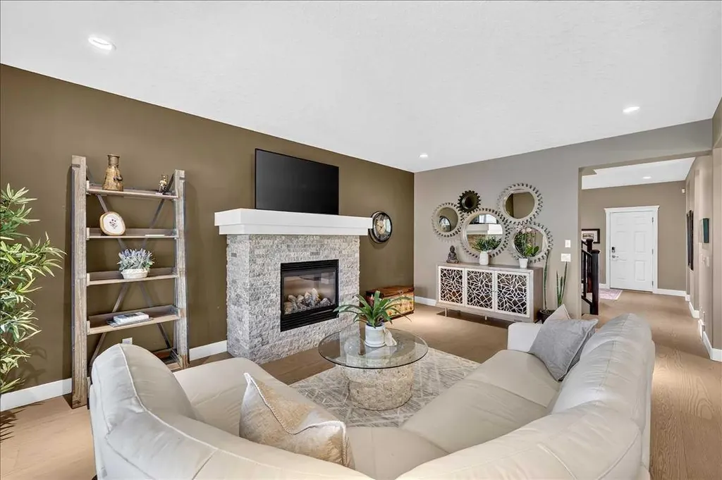 146 Valley Pointe Way NW Calgary AB T3B 6B3