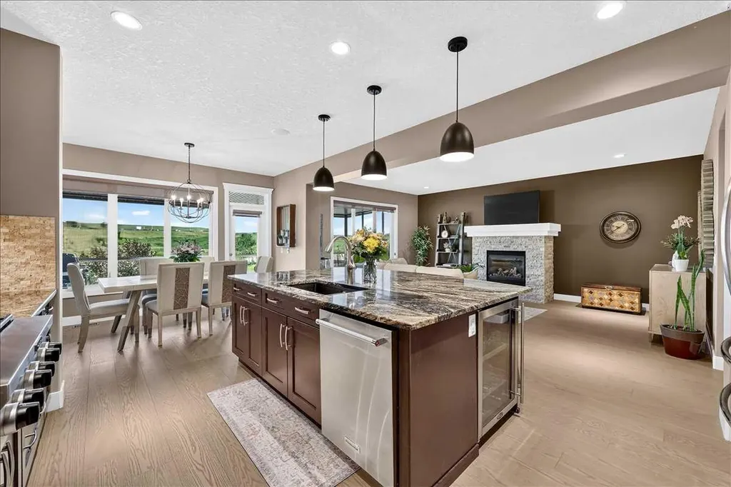 146 Valley Pointe Way NW Calgary AB T3B 6B3