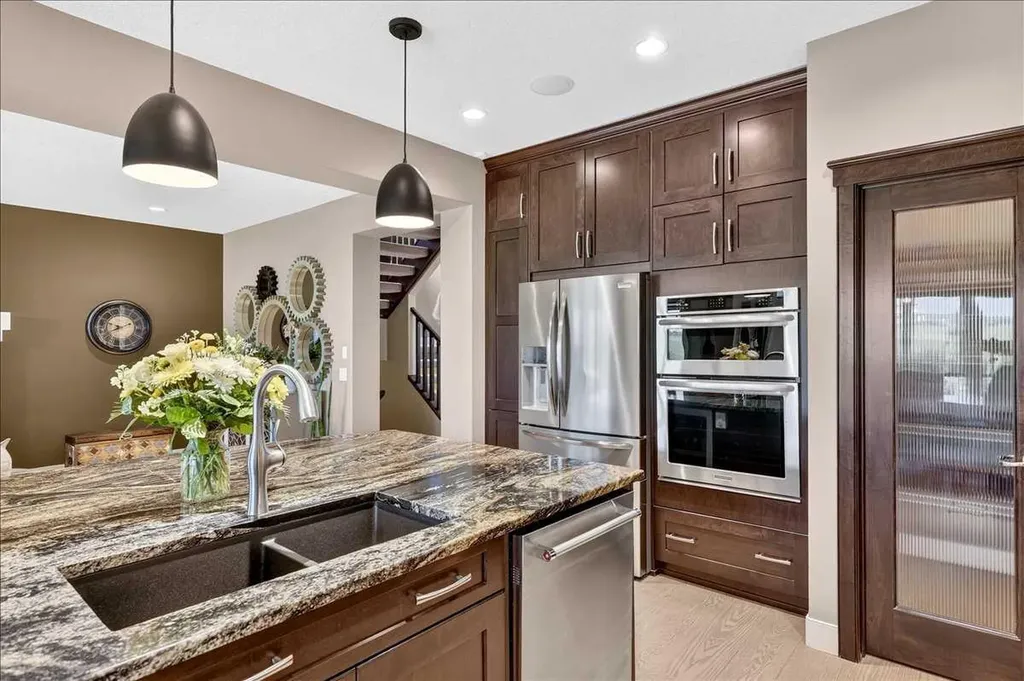 146 Valley Pointe Way NW Calgary AB T3B 6B3