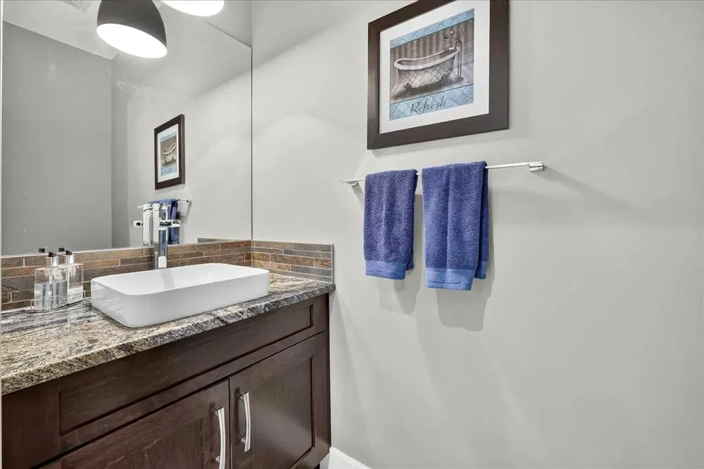 146 Valley Pointe Way NW Calgary AB T3B 6B3
