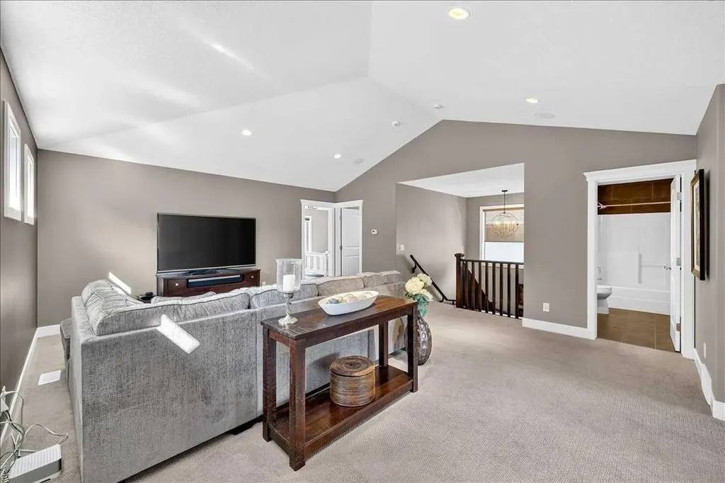 146 Valley Pointe Way NW Calgary AB T3B 6B3