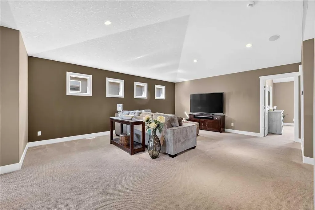 146 Valley Pointe Way NW Calgary AB T3B 6B3
