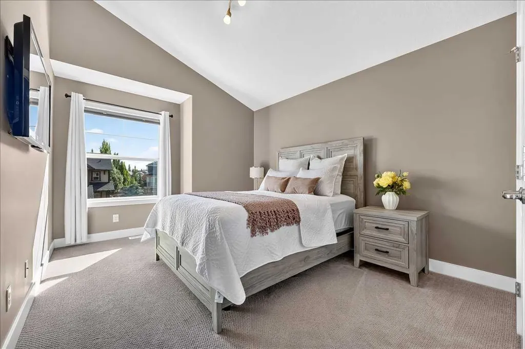 146 Valley Pointe Way NW Calgary AB T3B 6B3