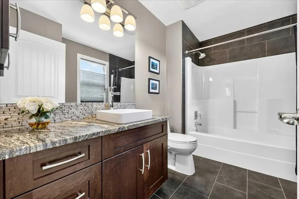 146 Valley Pointe Way NW Calgary AB T3B 6B3
