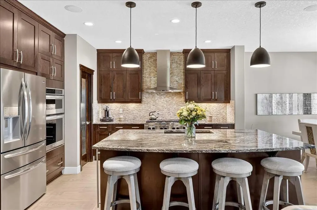 146 Valley Pointe Way NW Calgary AB T3B 6B3
