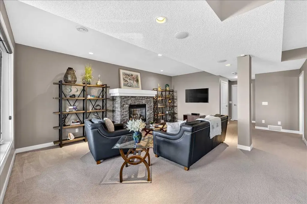 146 Valley Pointe Way NW Calgary AB T3B 6B3