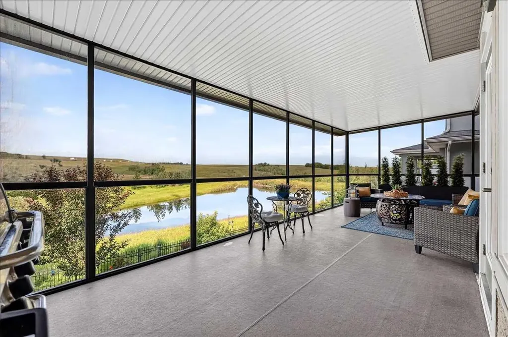 146 Valley Pointe Way NW Calgary AB T3B 6B3