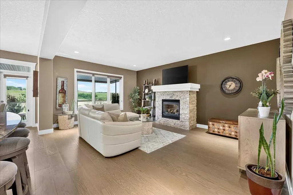 146 Valley Pointe Way NW Calgary AB T3B 6B3