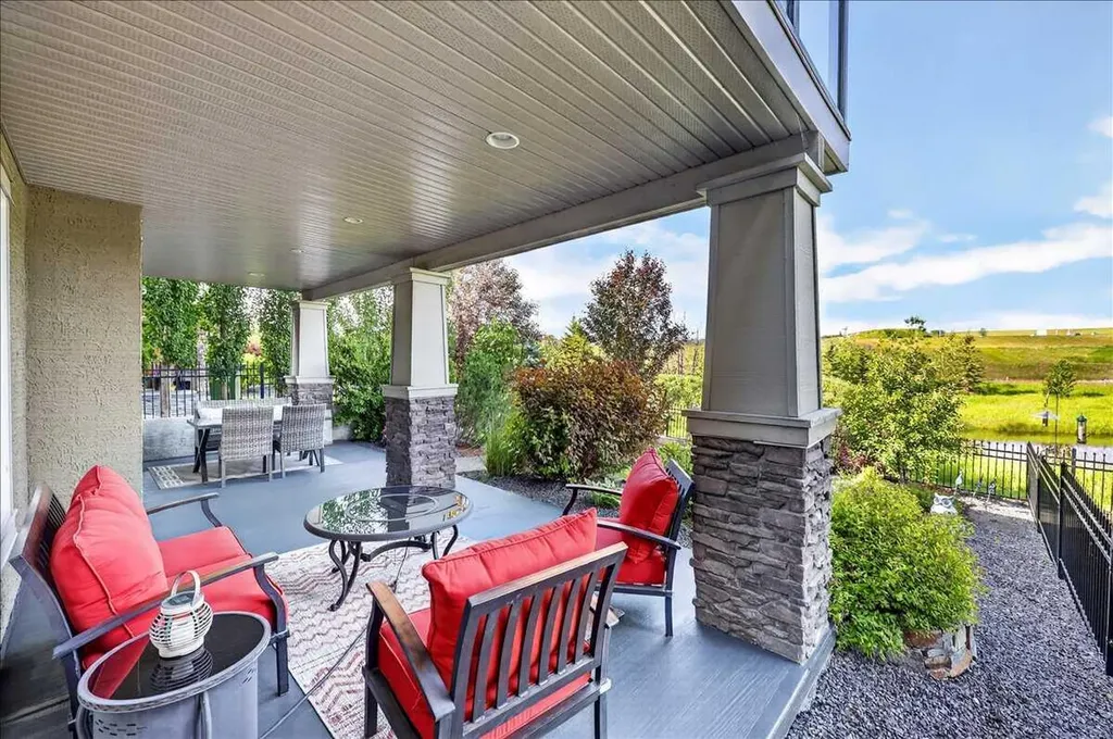 146 Valley Pointe Way NW Calgary AB T3B 6B3
