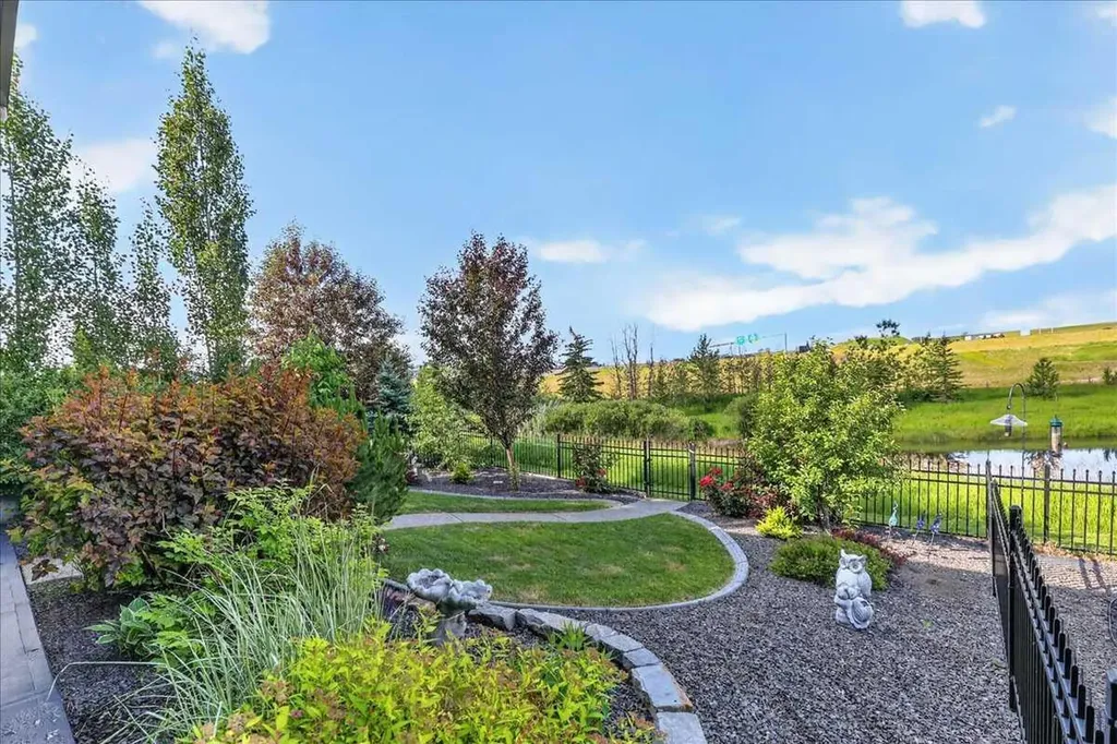 146 Valley Pointe Way NW Calgary AB T3B 6B3