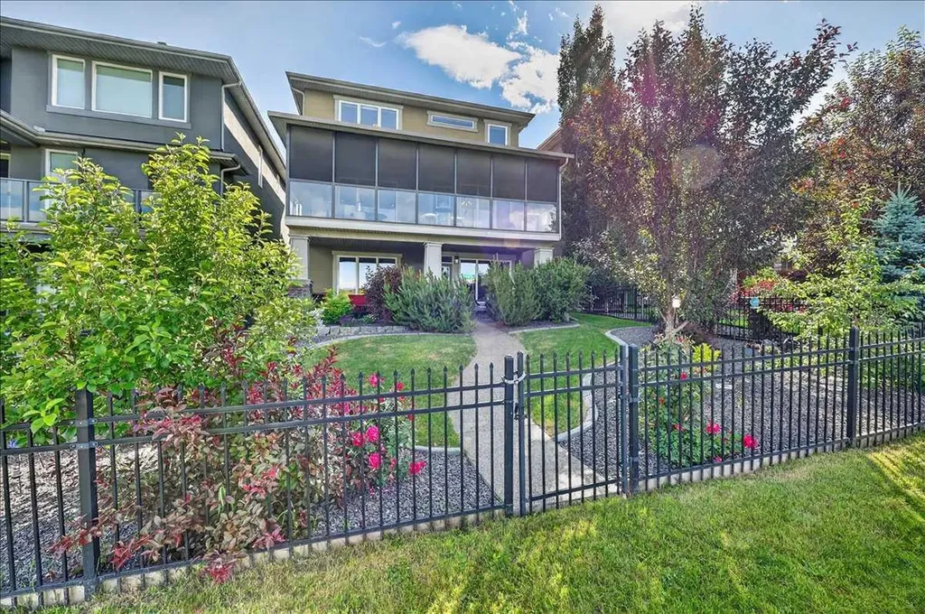 146 Valley Pointe Way NW Calgary AB T3B 6B3