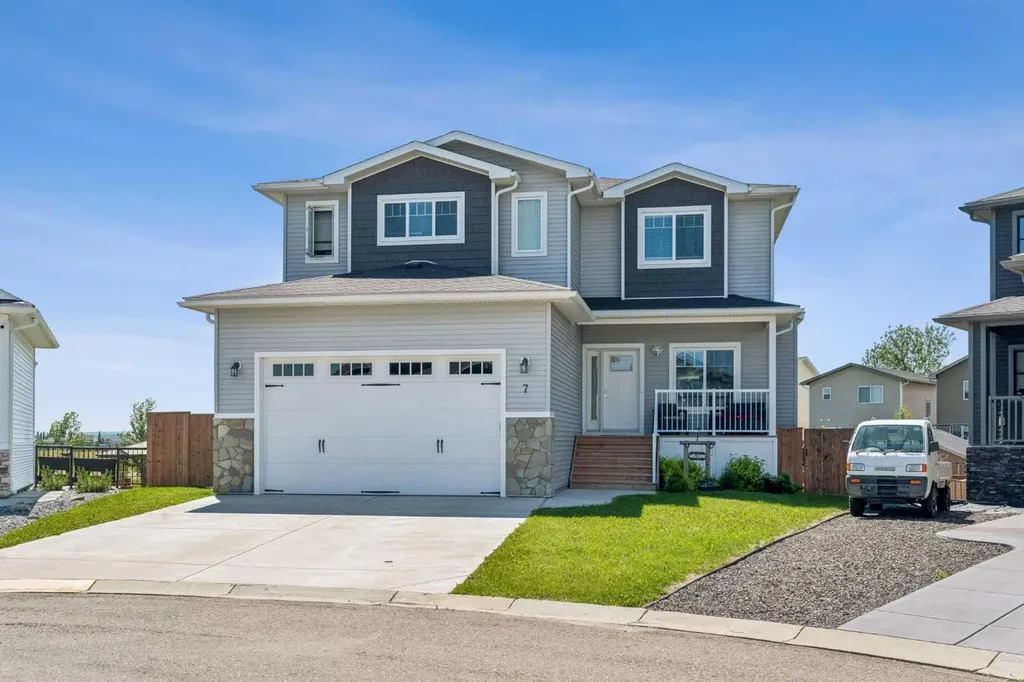 7 Bishop Circle Carstairs AB T0M 0N0