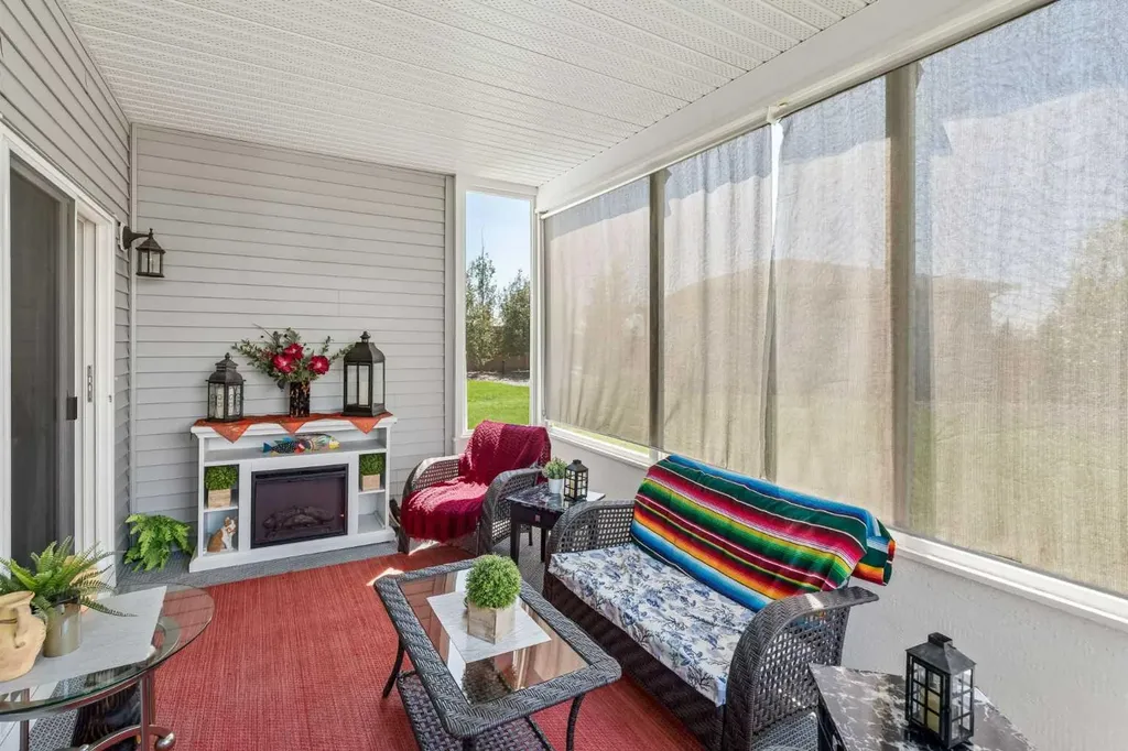 7 Bishop Circle Carstairs AB T0M 0N0