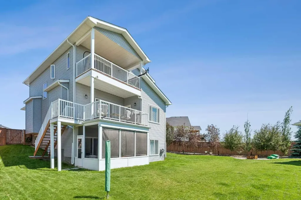 7 Bishop Circle Carstairs AB T0M 0N0