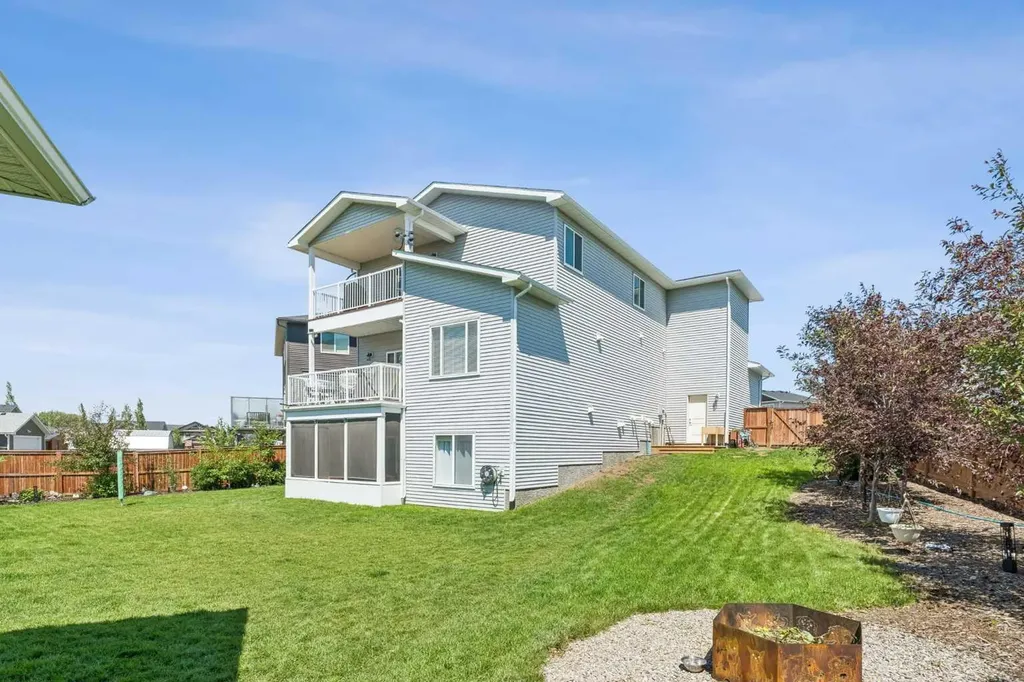 7 Bishop Circle Carstairs AB T0M 0N0