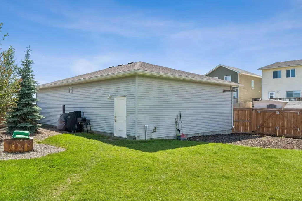 7 Bishop Circle Carstairs AB T0M 0N0