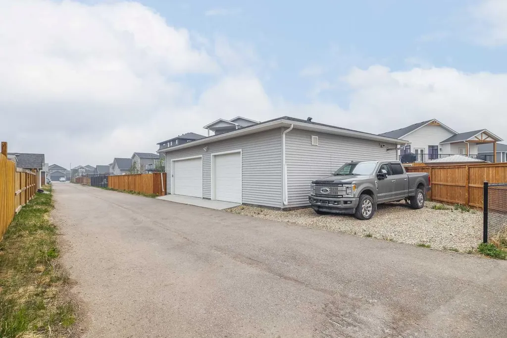 7 Bishop Circle Carstairs AB T0M 0N0