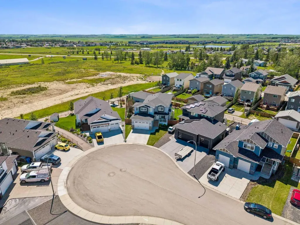 7 Bishop Circle Carstairs AB T0M 0N0