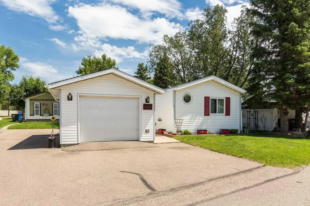2921 29 Street S Lethbridge AB T1K 6S7
