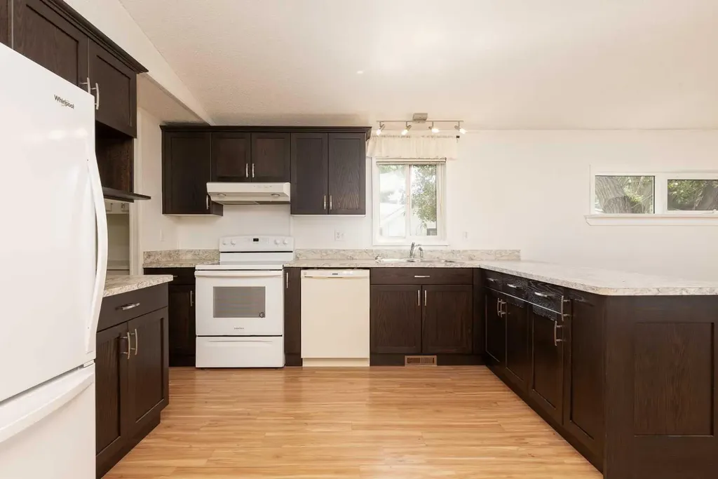 2921 29 Street S Lethbridge AB T1K 6S7