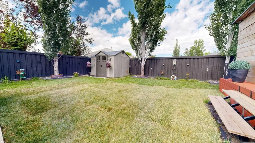9126 117 Avenue Grande Prairie AB T8X 1J2