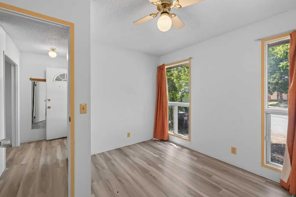558 Whitehill Place NE Calgary AB T1Y 3G8