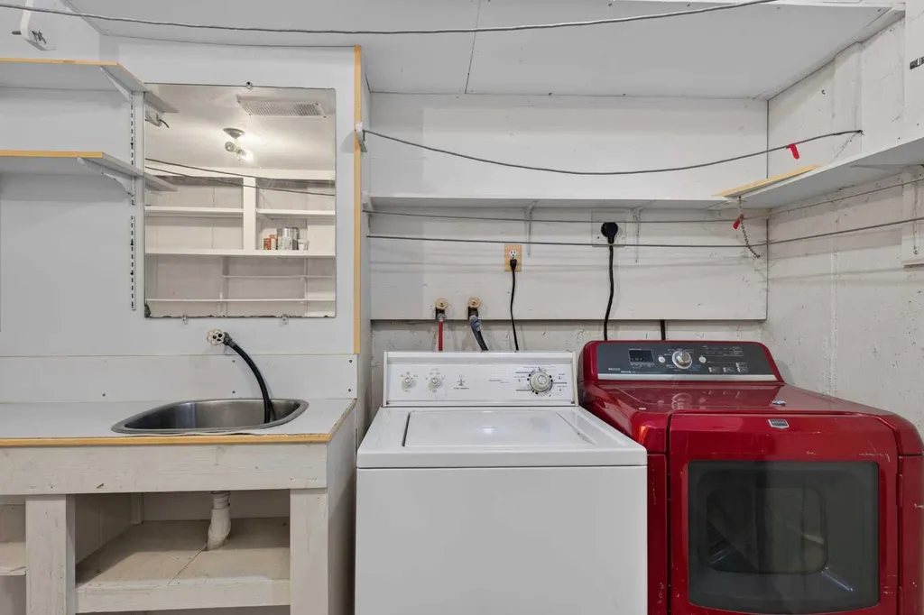 558 Whitehill Place NE Calgary AB T1Y 3G8