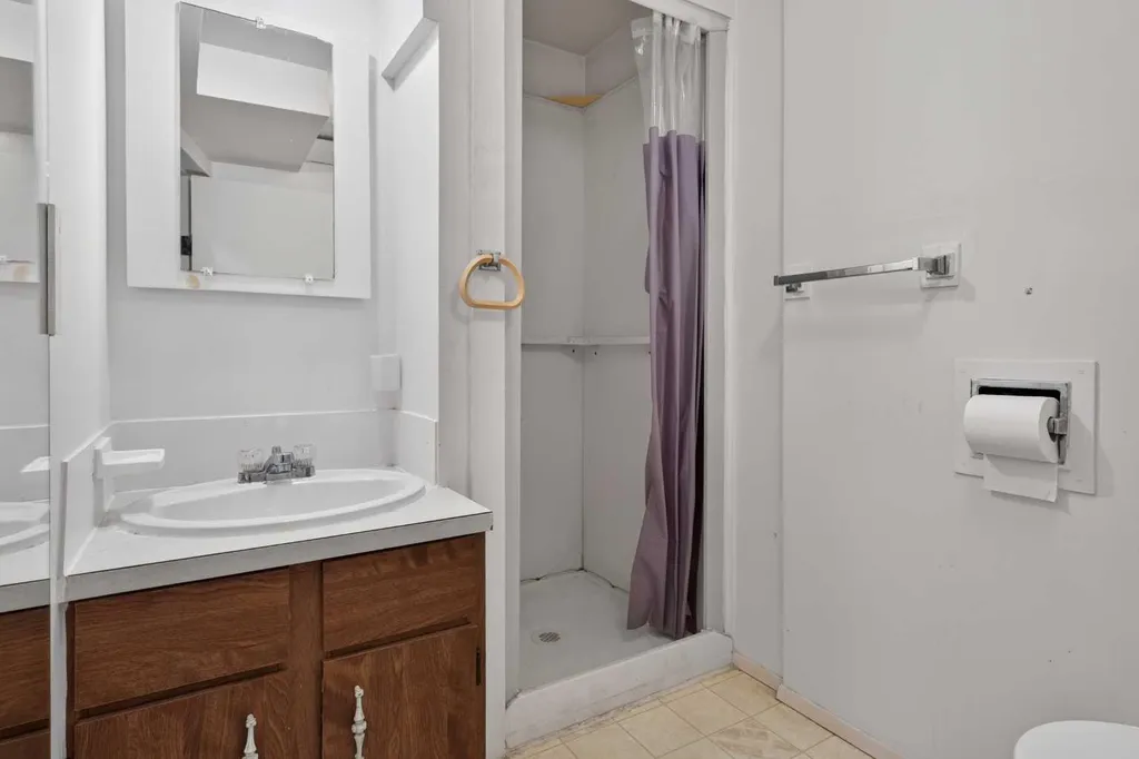 558 Whitehill Place NE Calgary AB T1Y 3G8