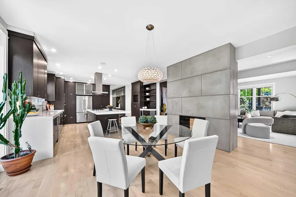 2312 12 Avenue NW Calgary AB T2N 1K3