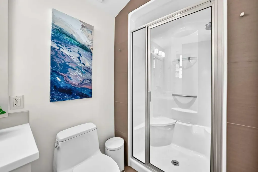 2312 12 Avenue NW Calgary AB T2N 1K3