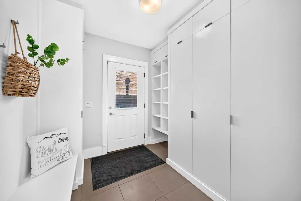 2312 12 Avenue NW Calgary AB T2N 1K3