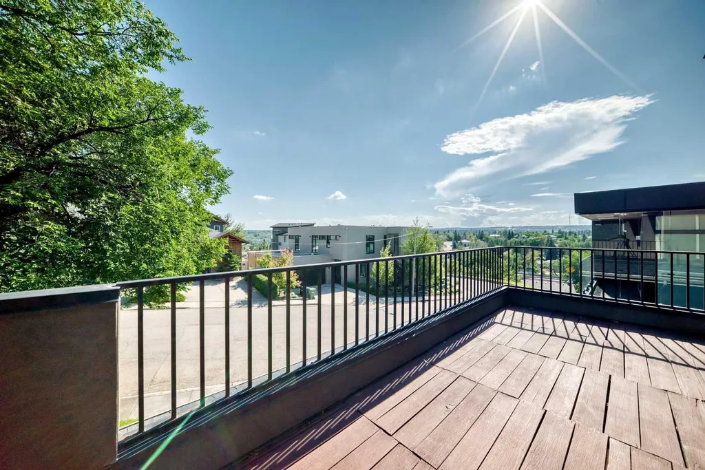 2312 12 Avenue NW Calgary AB T2N 1K3