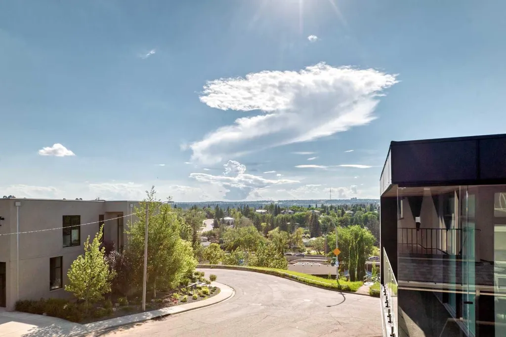 2312 12 Avenue NW Calgary AB T2N 1K3