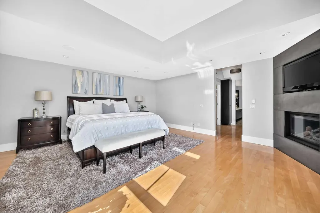 2312 12 Avenue NW Calgary AB T2N 1K3