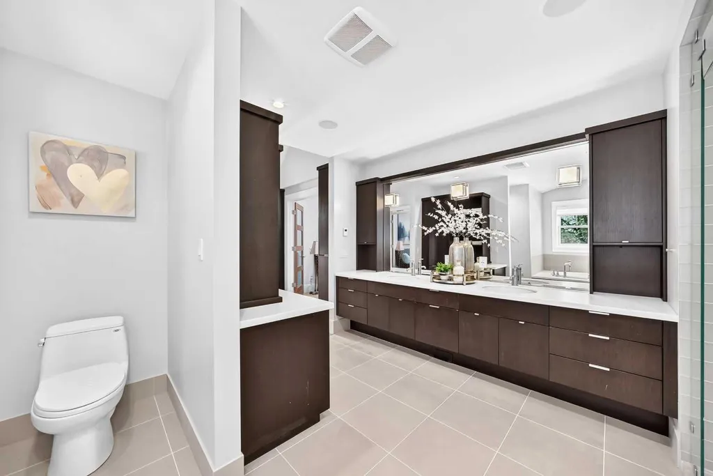 2312 12 Avenue NW Calgary AB T2N 1K3