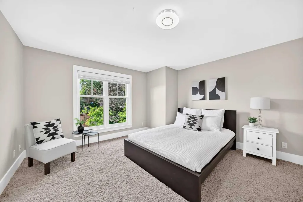 2312 12 Avenue NW Calgary AB T2N 1K3