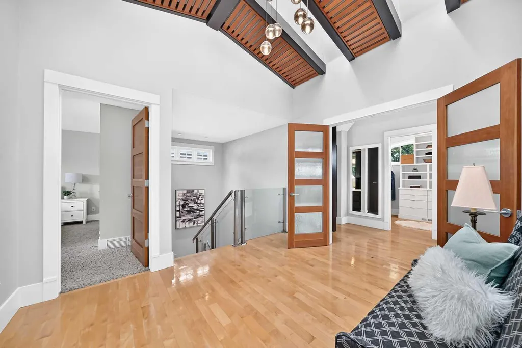 2312 12 Avenue NW Calgary AB T2N 1K3