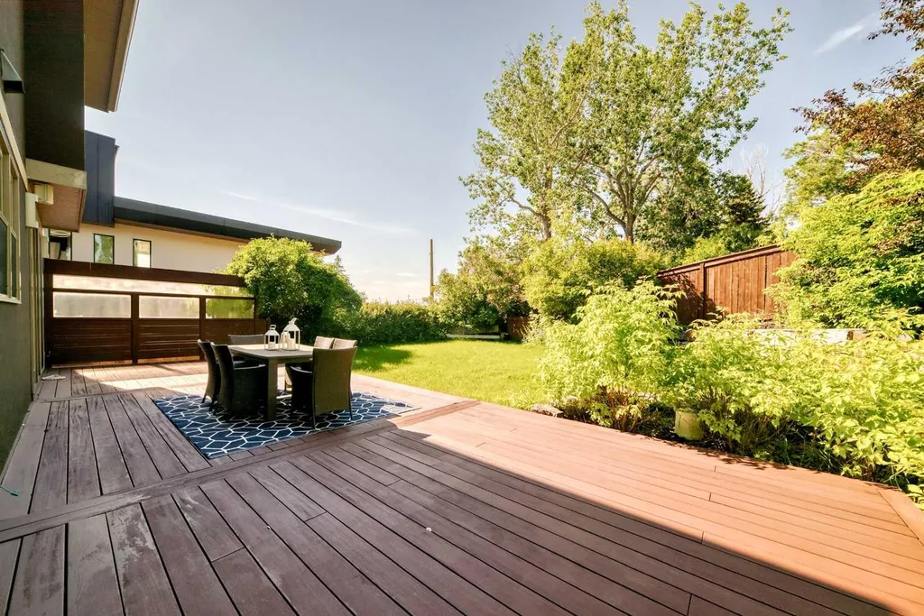 2312 12 Avenue NW Calgary AB T2N 1K3