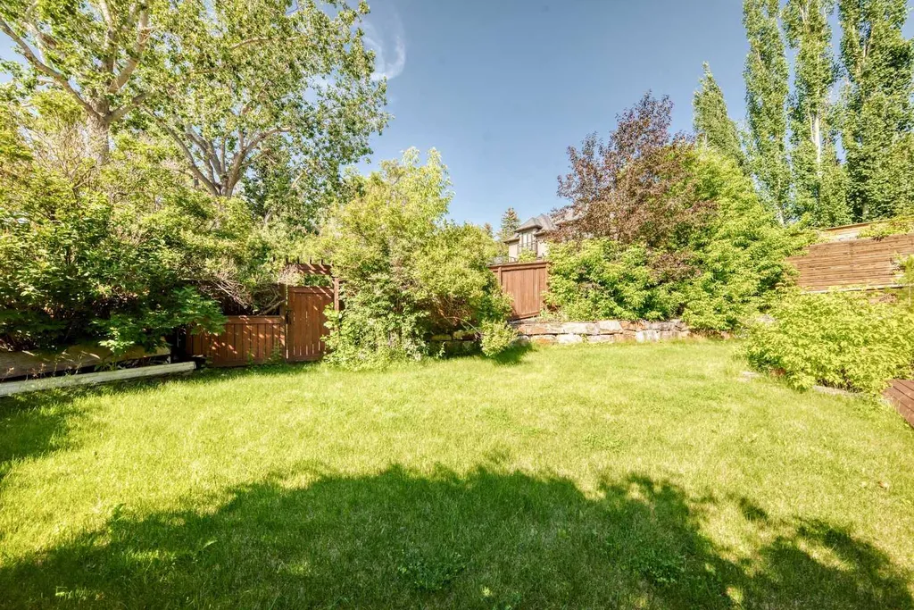 2312 12 Avenue NW Calgary AB T2N 1K3