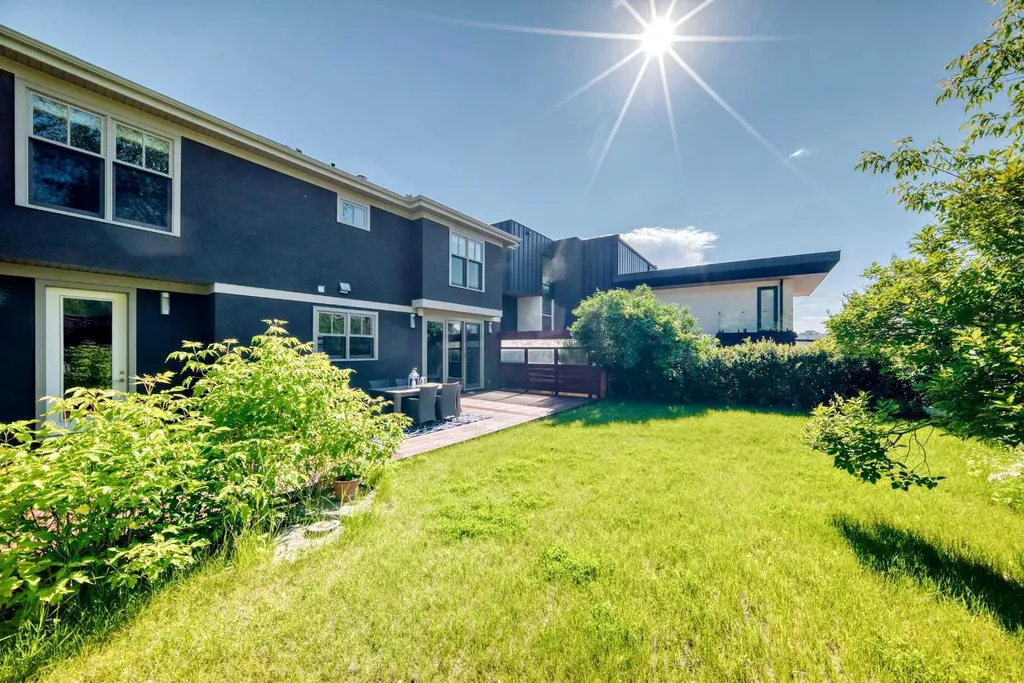 2312 12 Avenue NW Calgary AB T2N 1K3