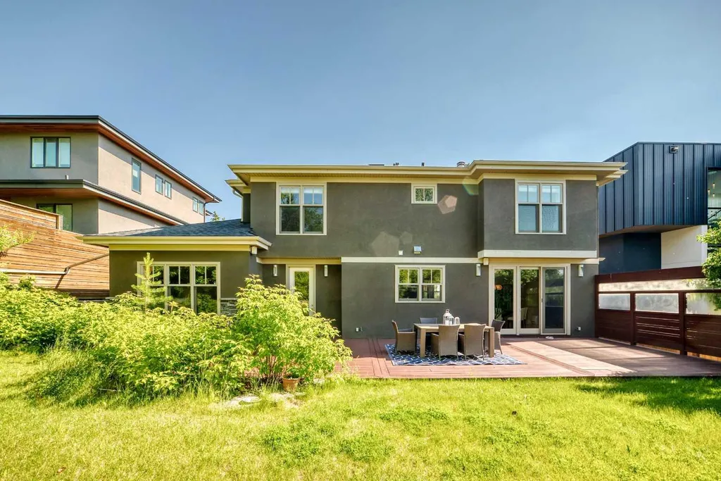 2312 12 Avenue NW Calgary AB T2N 1K3