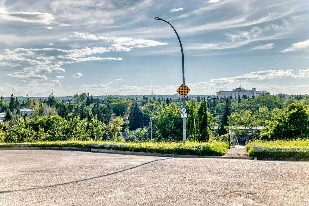 2312 12 Avenue NW Calgary AB T2N 1K3