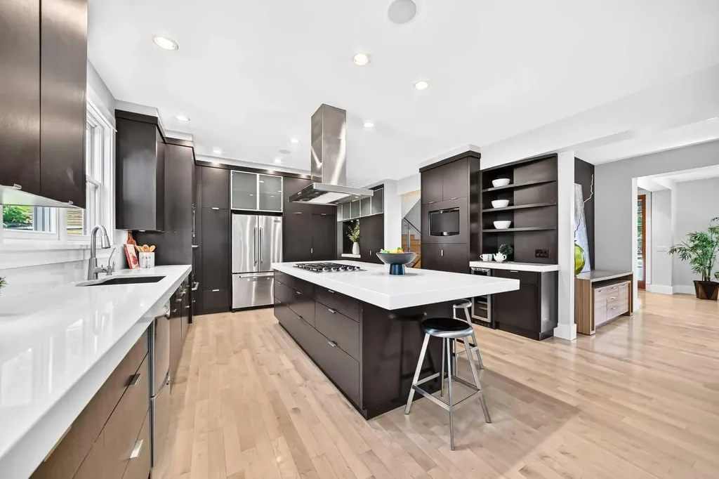2312 12 Avenue NW Calgary AB T2N 1K3