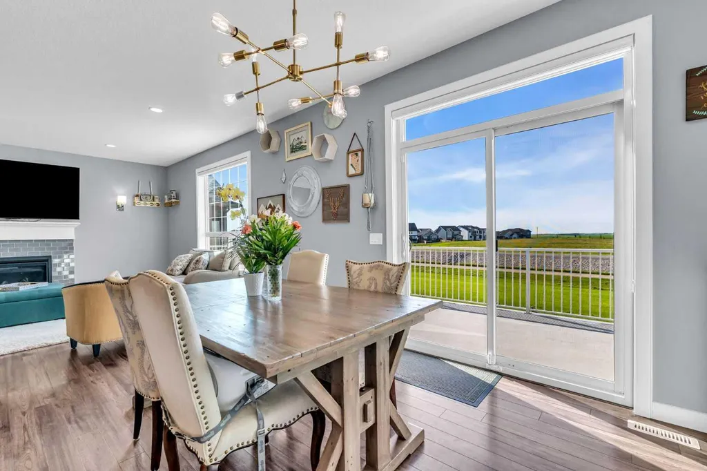 284 Rainbow Falls Way Chestermere AB T1X 0T1