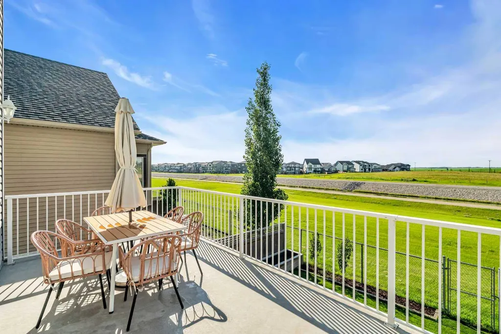 284 Rainbow Falls Way Chestermere AB T1X 0T1