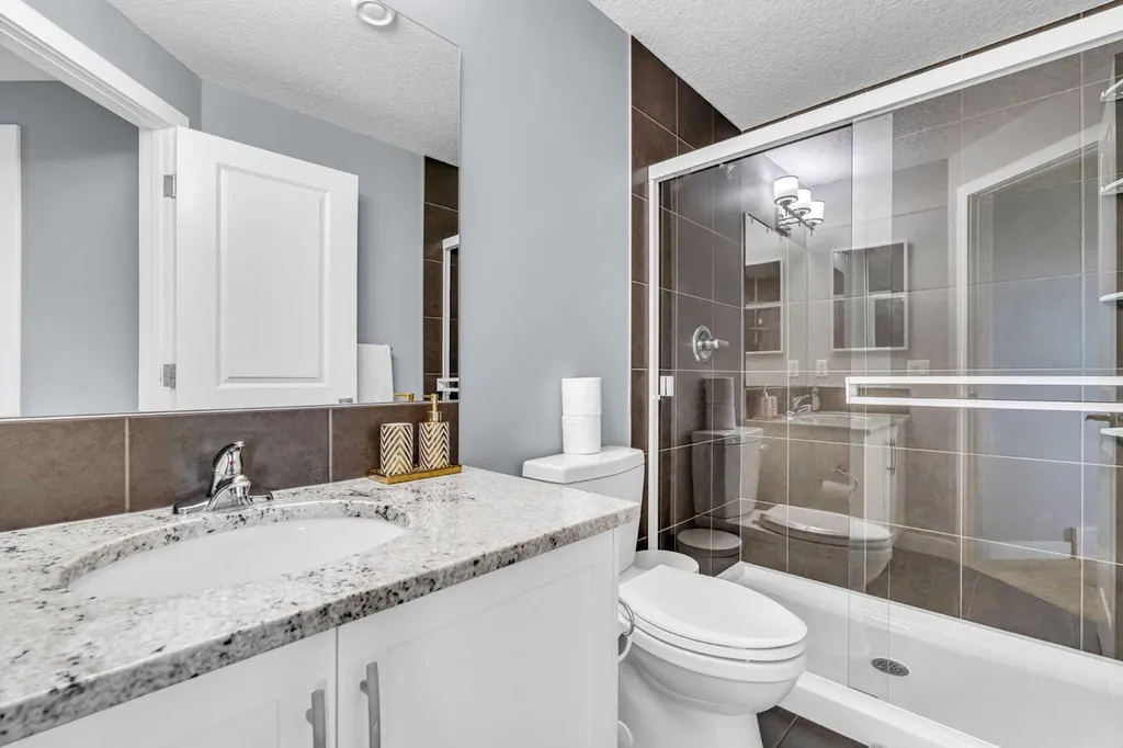 284 Rainbow Falls Way Chestermere AB T1X 0T1