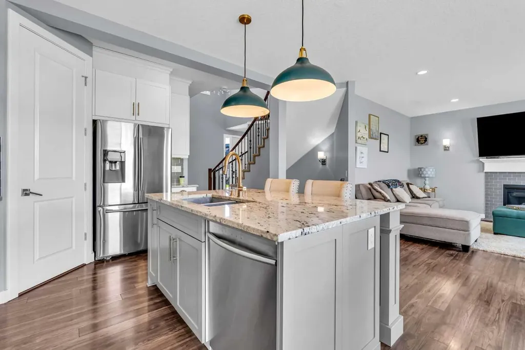 284 Rainbow Falls Way Chestermere AB T1X 0T1