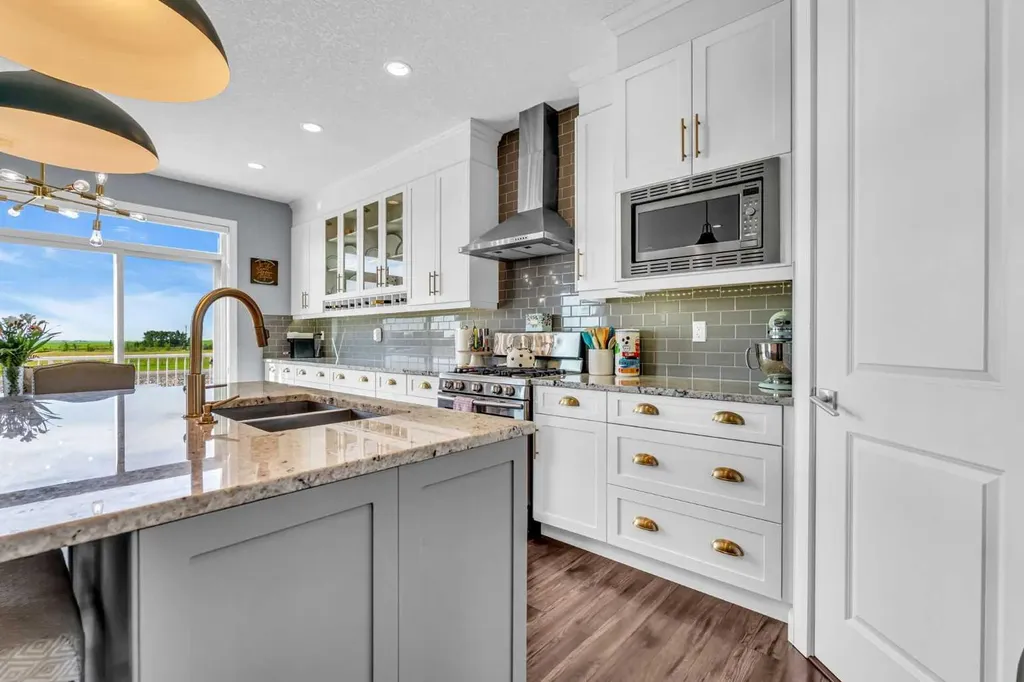 284 Rainbow Falls Way Chestermere AB T1X 0T1